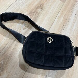 lululemon athletica Black Quilted Crossbody Belt Bag with Gold Logo